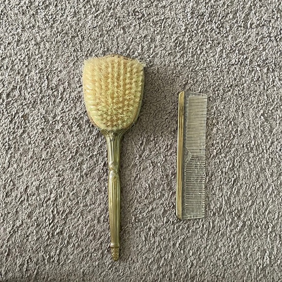 Vintage Brush and Comb Set - Picture 2 of 5